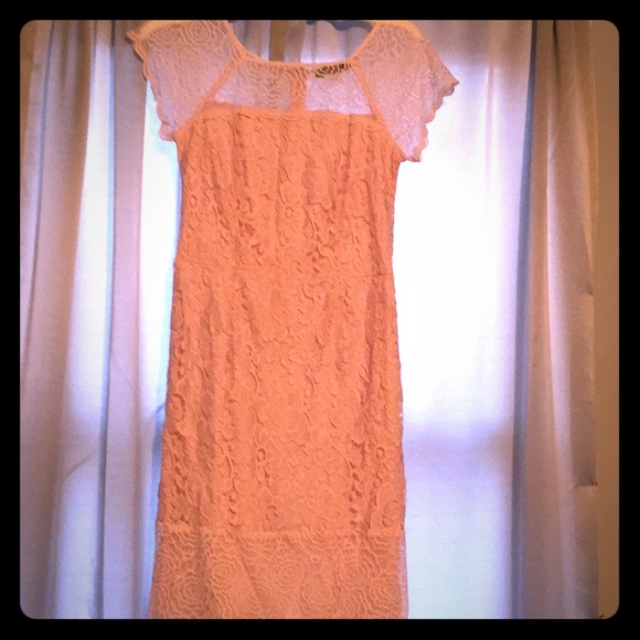 Lace rose dresse - Picture 1 of 1
